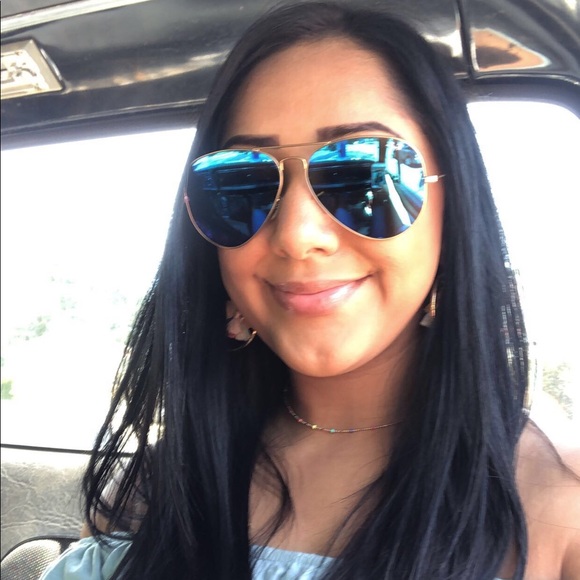 Meet your Posher, Isabel - Picture 1 of 1